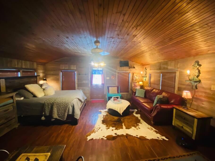 8Th St. Cowboy Haus I Biker Friendly I River Bandera Exterior foto