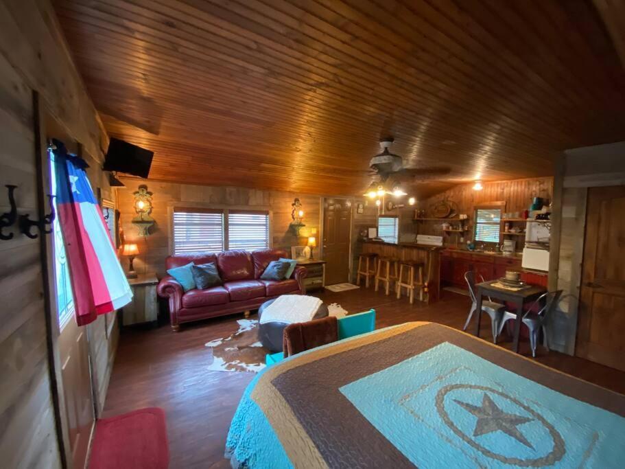 8Th St. Cowboy Haus I Biker Friendly I River Bandera Exterior foto